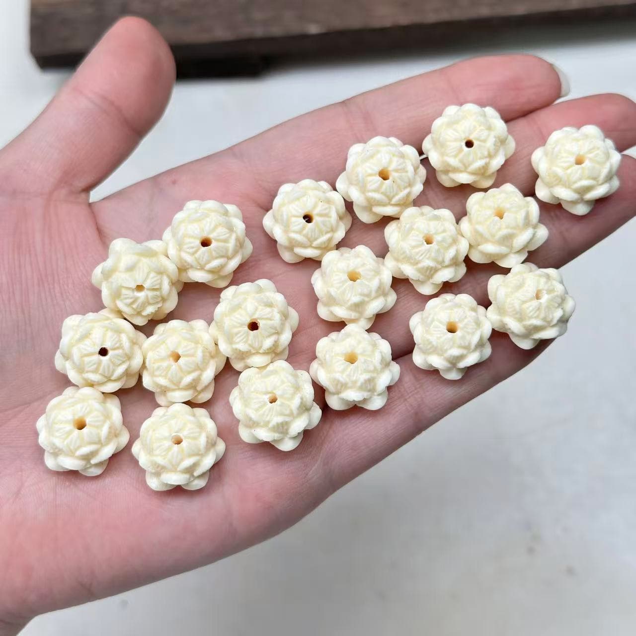 Ivory Nut Lotus Carving Loose Beads Stringing Powder Pressed DIY Bodhi Seed Bracelet Super Cute Accessories Handheld Parts