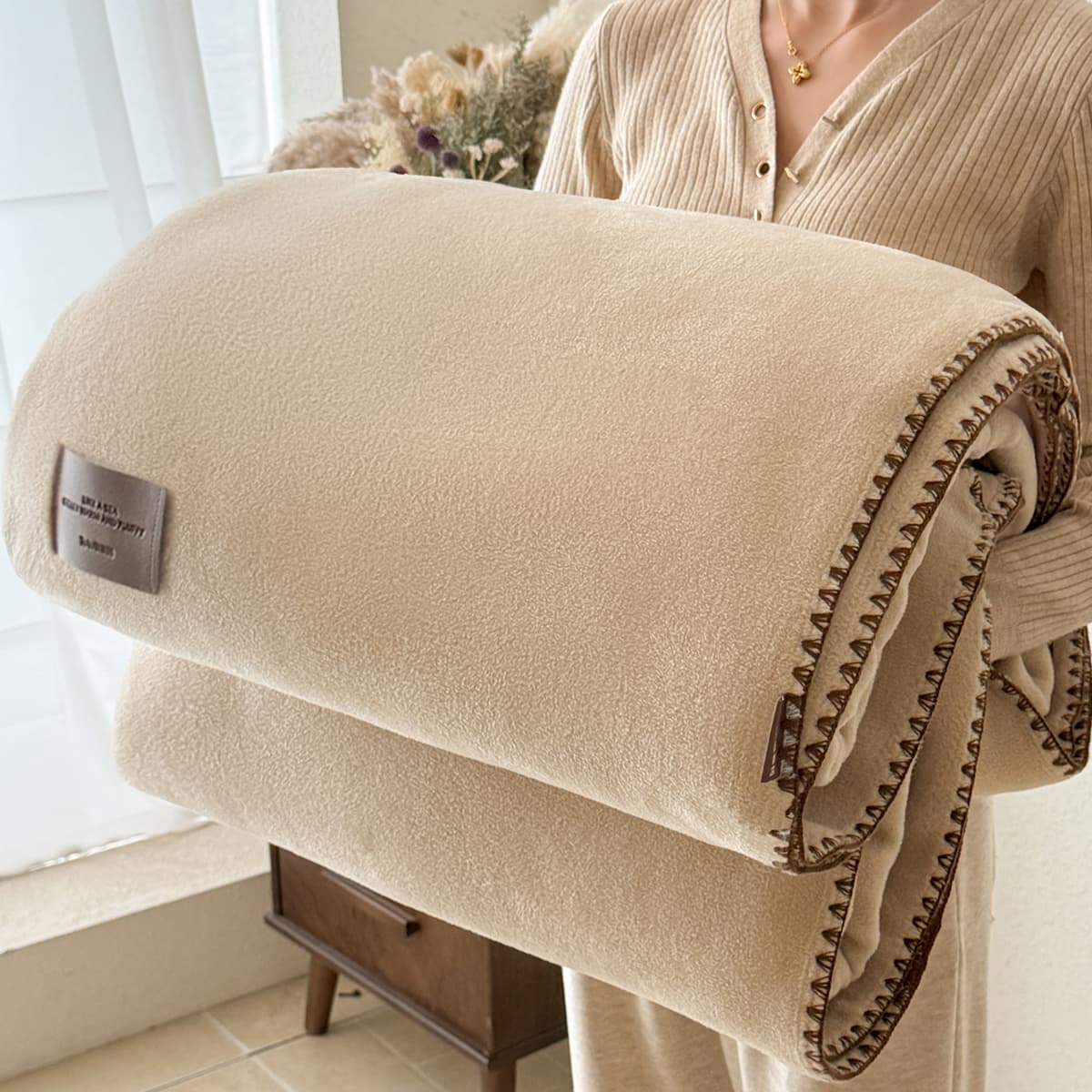 Alpaca Fleece Blanket, Thick Winter Office Nap Blanket, Coral Fleece Shawl Throw Blanket for Bed