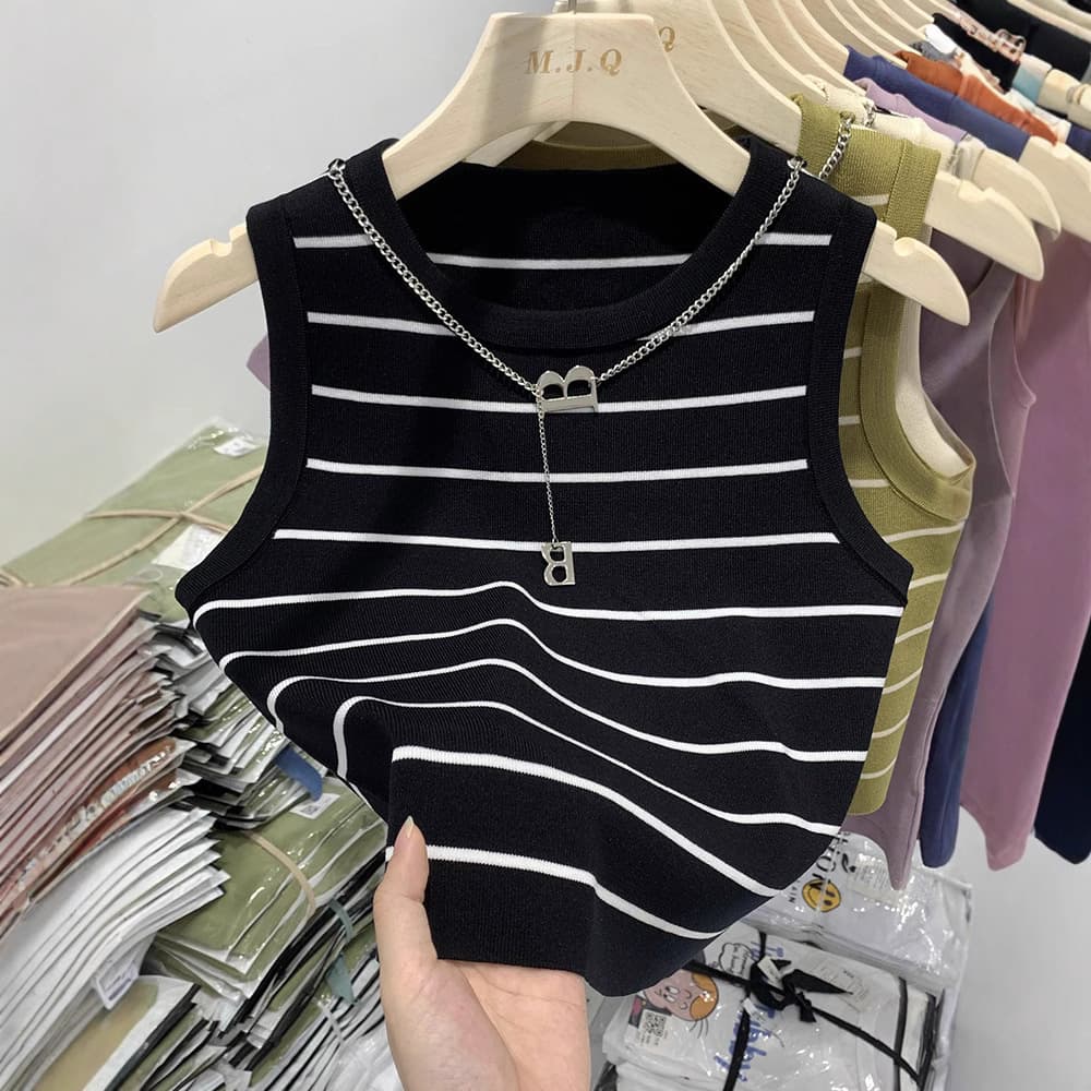Outerwear anti-wardrobe malfunction striped knit camisole for women, summer wide-strap inner layer base top, slim-fit design.