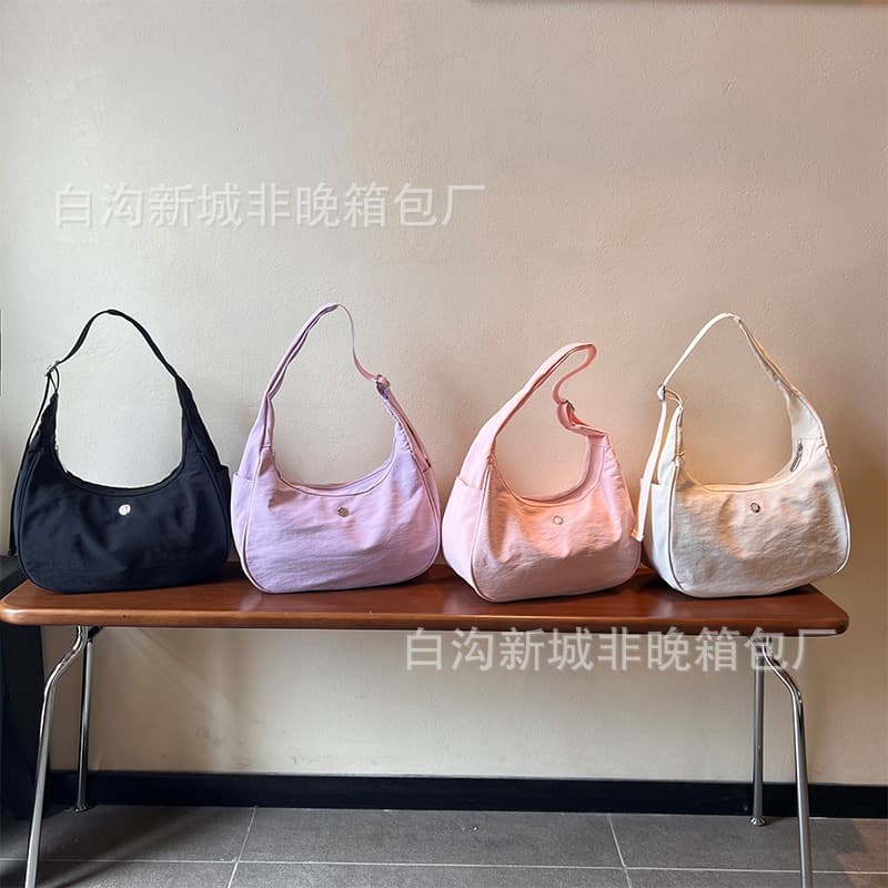 Cross-border simple and versatile Lujia small fresh texture shoulder bag outdoor sports shopping portable cloud bag armpit bag
