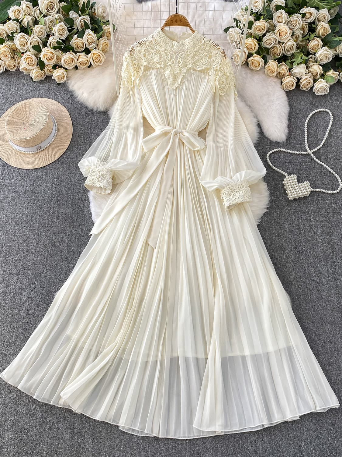European and American Soft Style Heavy Lace Patchwork Crystal Rhinestone Stand Collar Dress for Women Autumn Winter Waist-Cinching Elegant Pleated Dress