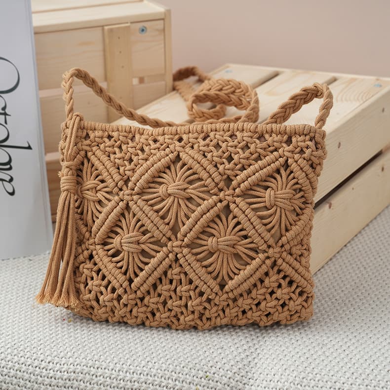 Customized Artistic Ethnic Style Envelope Woven Bag for Women 2026 New Casual Seaside Beach Straw Crossbody Small Square Bag
