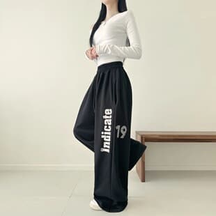 Korean Influencer Sweatpants for Women, Autumn/Winter 2026 New Trendy Brand Fleece-Lined Straight Wide Leg Pants
