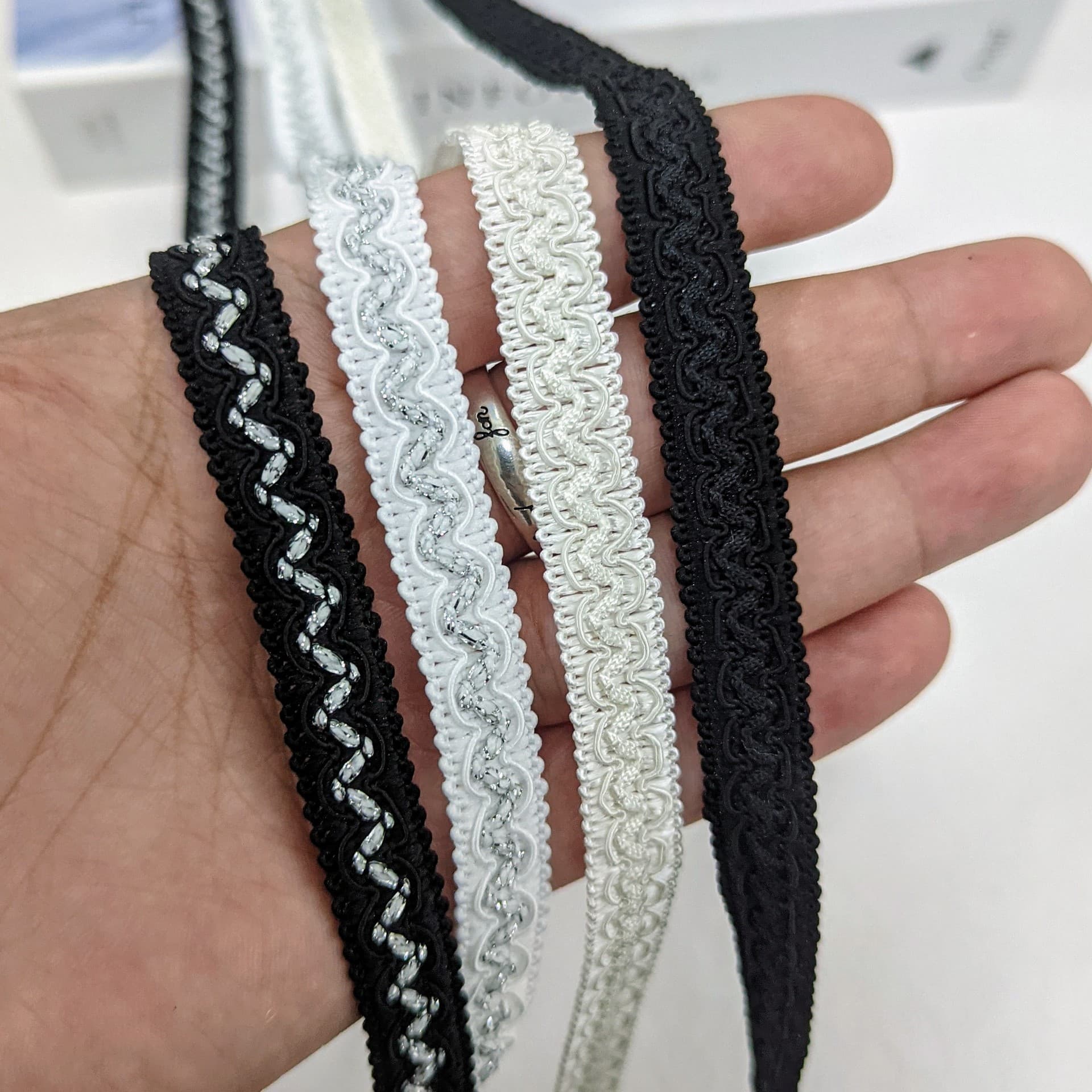 Factory ready stock small fragrant wave gold and silver braided belt spring and summer coats clothes collars shoe materials clothing accessories