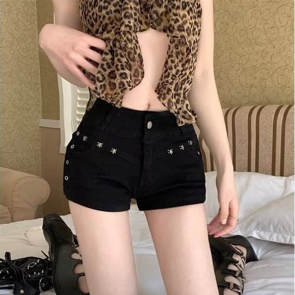 American High Street Hot Girl Rivet Design Denim Shorts High-Waist Slimming Versatile Straight-Leg Wrap Hot Pants