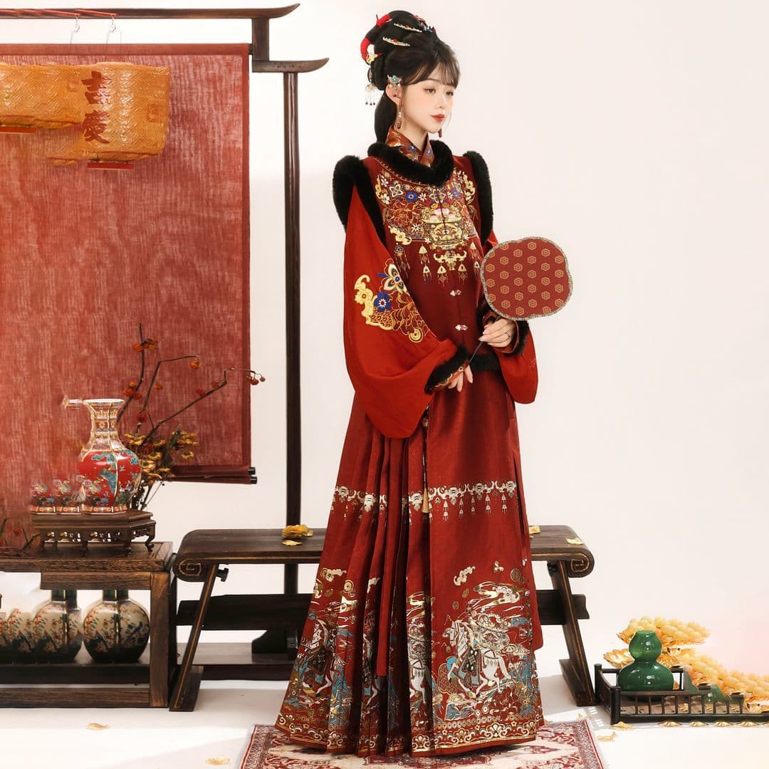 Or Jin's "May You Get Rich Immediately" Original Ming Dynasty Hanfu Round Neck Bijiamo Mamianqun Set Horse Year New Year's Greeting Attire Autumn/Winter Style