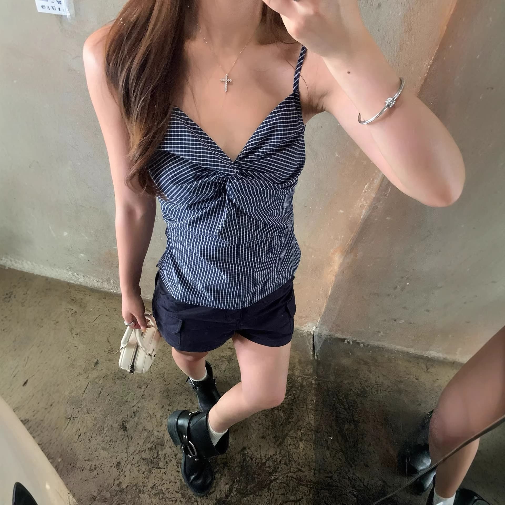 WGWE Korean twist plaid V-neck camisole women's summer slimming design bow sweet top