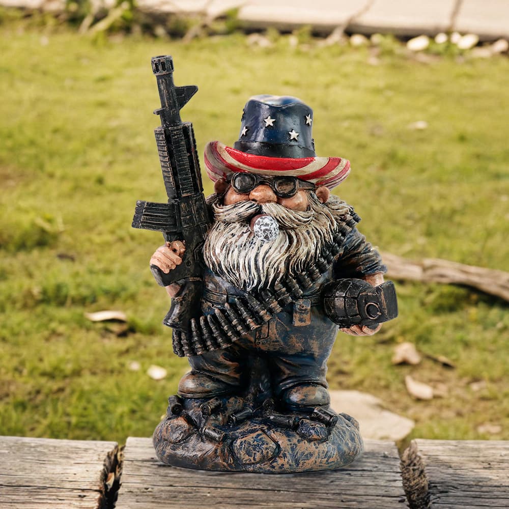 European and American Resin Smoking Gnome with Gun and Grenade Garden Yard Home Desktop Goblin Figurine Gift Decoration