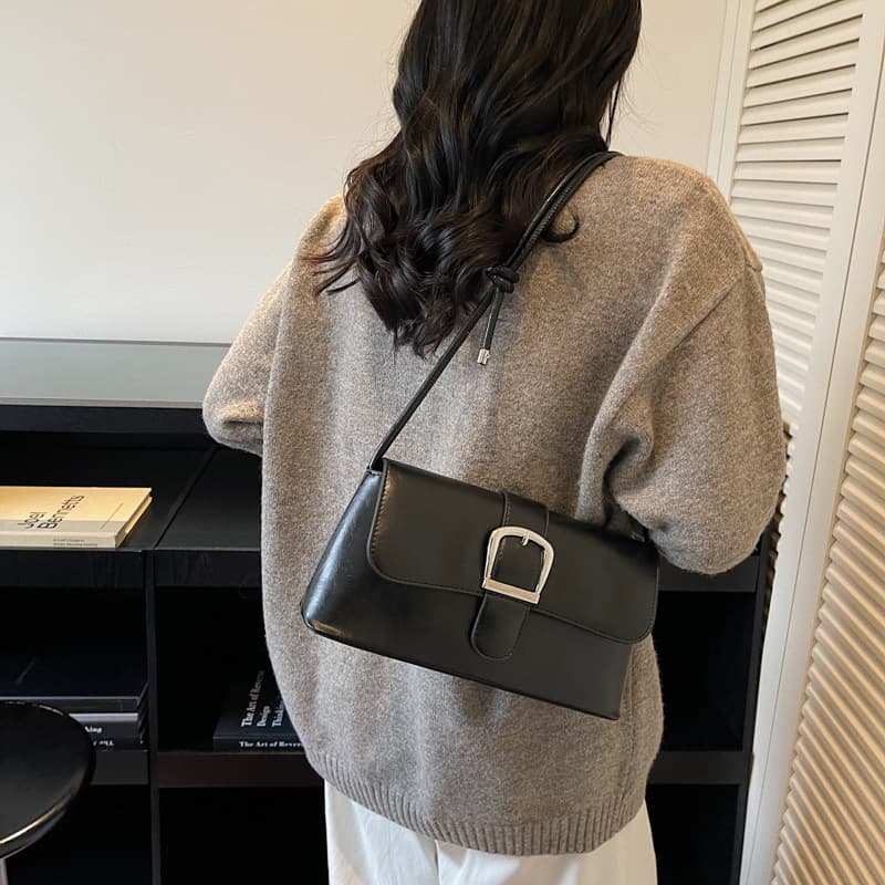 Retro Oil Leather Underarm Baguette Bag for Women, New High-End Fashion Handbag, Versatile Shoulder Bag, Crossbody Bag