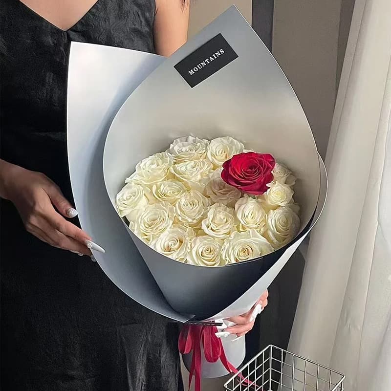 High-end thickened double-sided matte silver styling paper, silver hard cardboard flower wrapping paper, handmade floral flower wrapping paper material