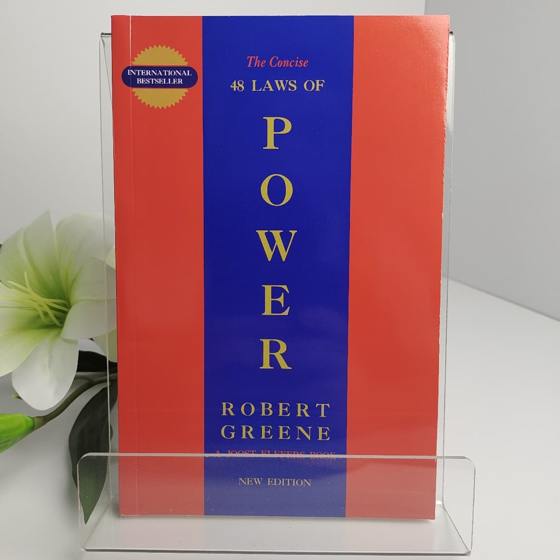 The Concise 48 Laws Of Power by Robert Greene