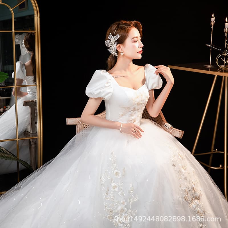 Off-the-shoulder wedding dress 2026 new bridal elegance, petite train, plus-size premium French style, light and simple for going out