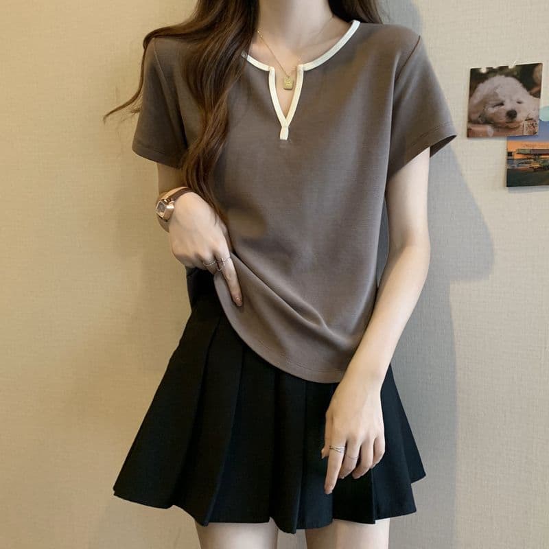 Fat mm Plus Size Short-sleeved T-shirt for Women, Loose, Korean Style, Summer Fashion V-neck, Right Shoulder, Covering The Flesh, Slimming Look, Versatile Bottoming Shirt, Trendy