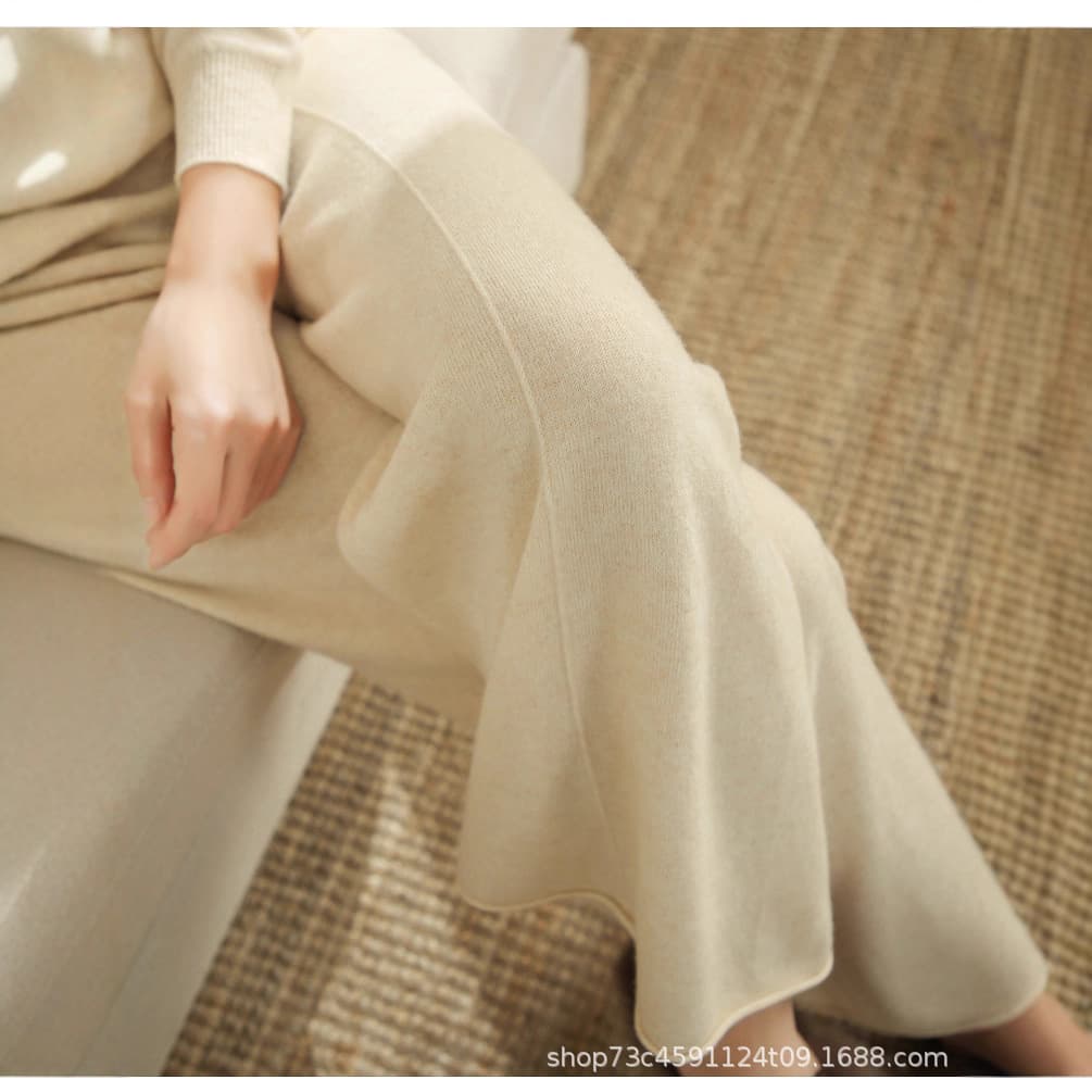 New autumn/winter wool wide-leg pants for women, high-waisted wool straight leg pants, loose fit, slimming, casual knitted pants, suitable for wearing alone.