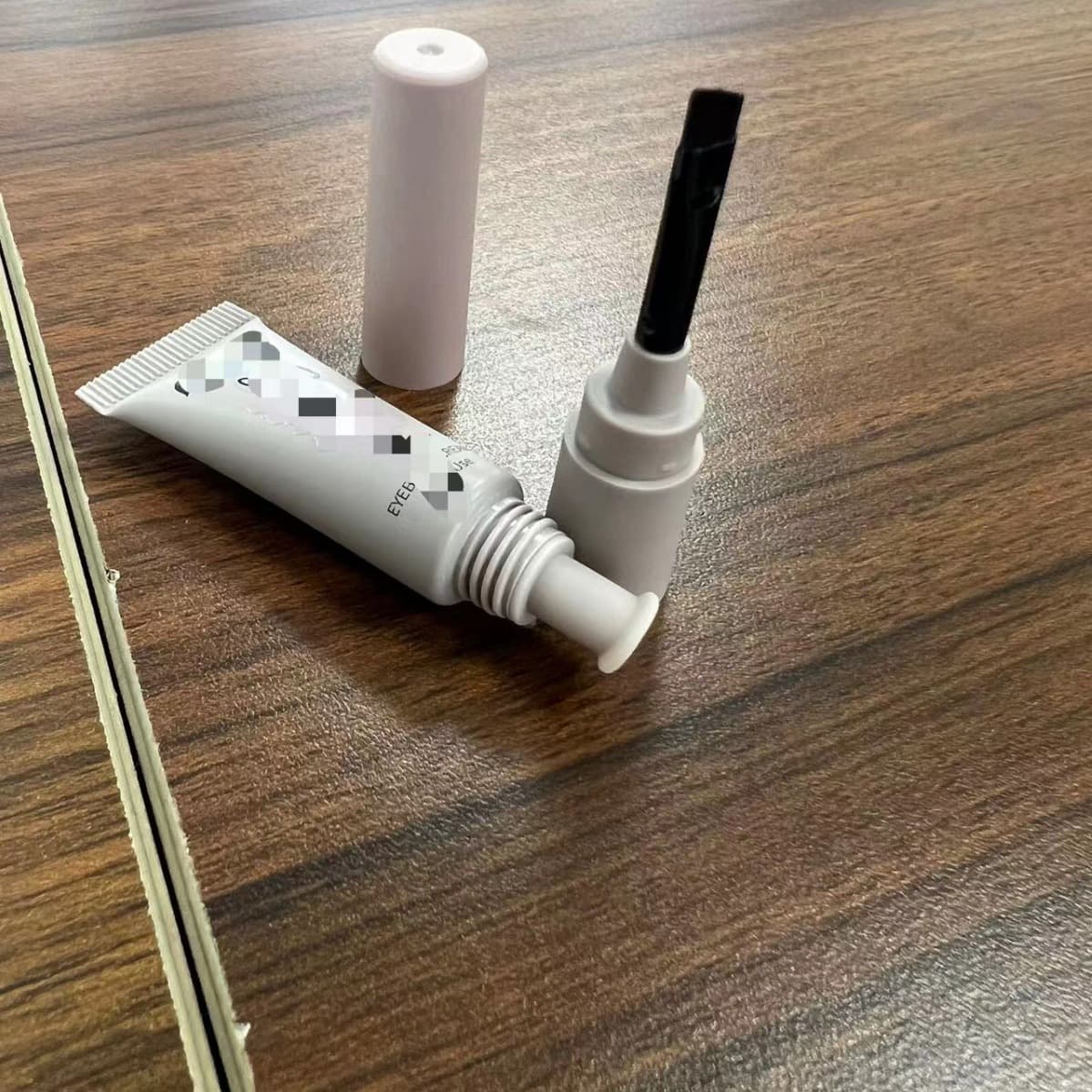 Cosmetic packaging tubes, durable, repackaged, and environmentally friendly sealing for skincare products.