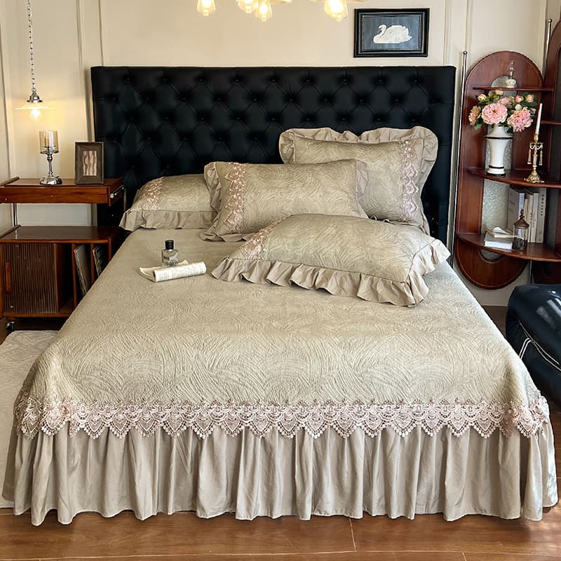 2025 New High-End Retro French Luxury Style PE Cooling Jacquard Soft Cooling Mat Bed Skirt Three-Piece Set Air-conditioned Mat