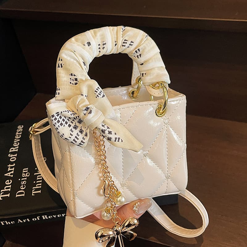 Trendy New Fashion Light Luxury High-end Small Chanel Style Hand Carrying Daffy Bag All-match Elegant Mini Crossbody Mouth Red Bag