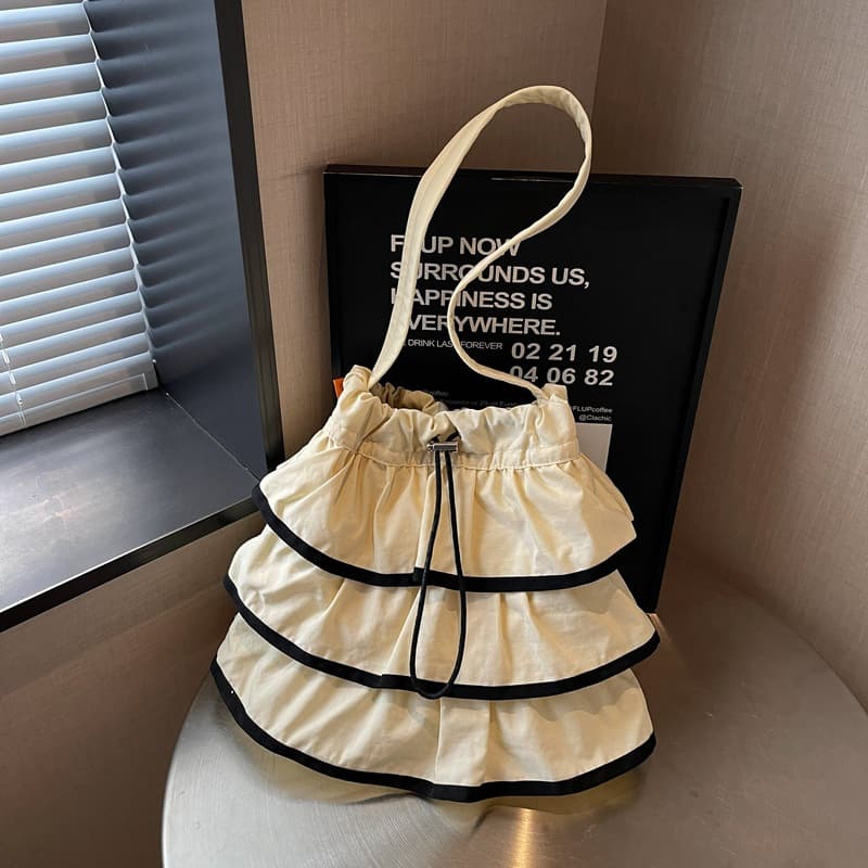 Korean style personalized fashionable drawstring bucket bag 2026 new style lightweight, stylish and versatile texture nylon cloth shoulder bag