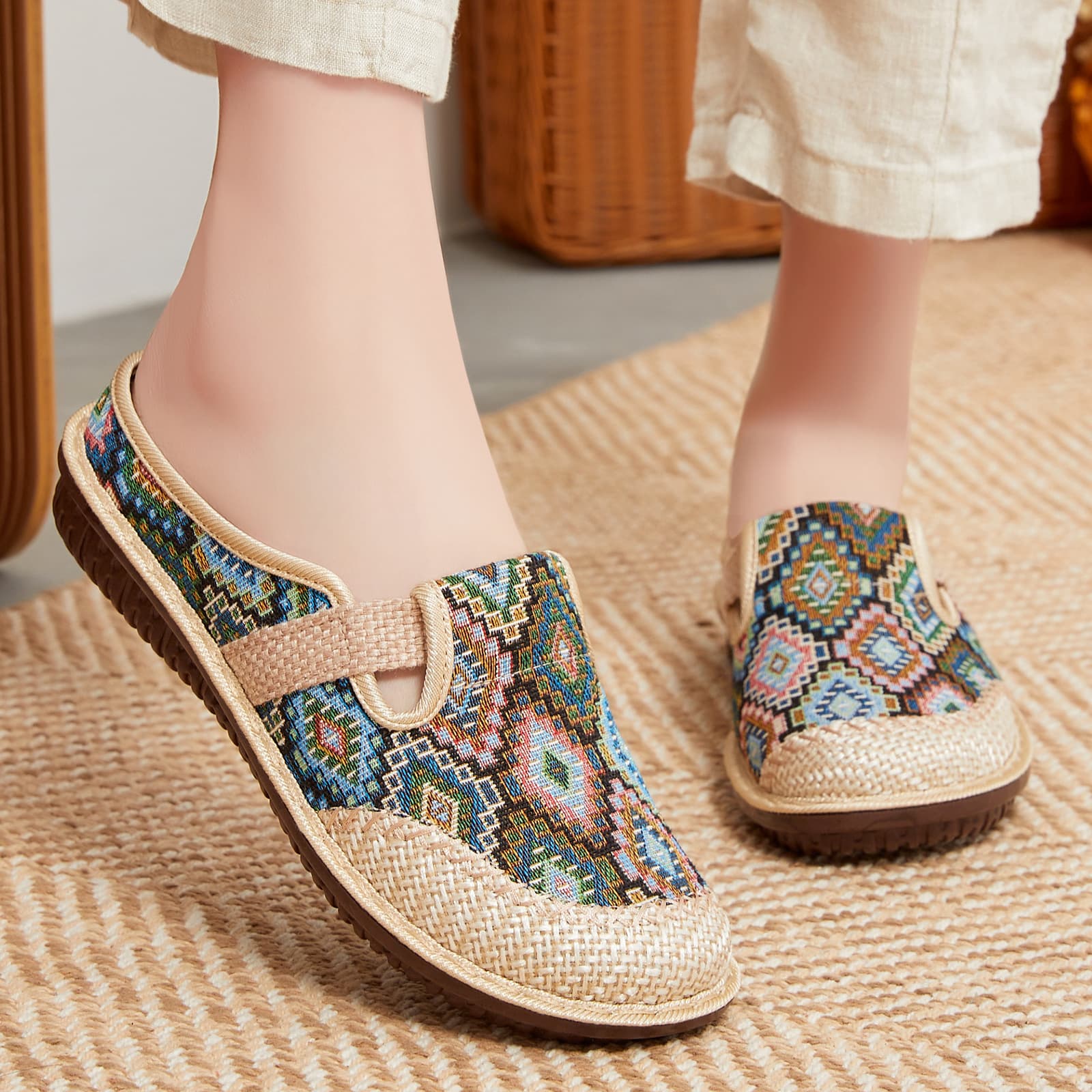 Old Beijing Cloth Shoes for Women, 2026 New Ethnic Style Half-Slippers, Linen Closed-Toe Slippers, Women's Soft-Soled Casual Shoes