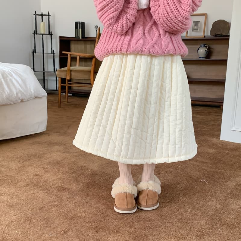 Children's skirt 2025 winter style girls' Korean version solid color cotton-lined half skirt children's stylish versatile thickened skirt Mo Xiaomeng