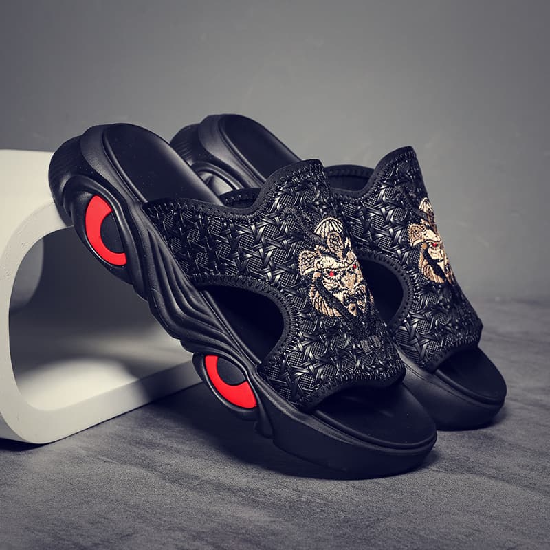Men's slippers for outer wear 2026 new summer trendy brand beach slippers men's non-slip outdoor flip-flops trendy slippers