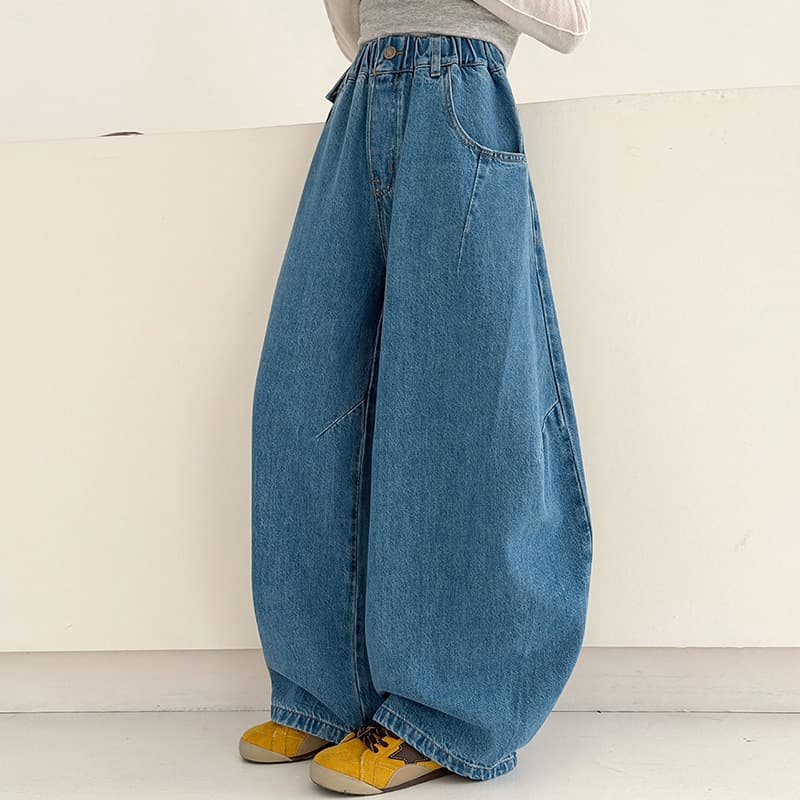Girls' jeans, spring and autumn, big girls' Internet celebrity street scimitar pants, children's casual pants, junior high school students' huge and good-looking pants