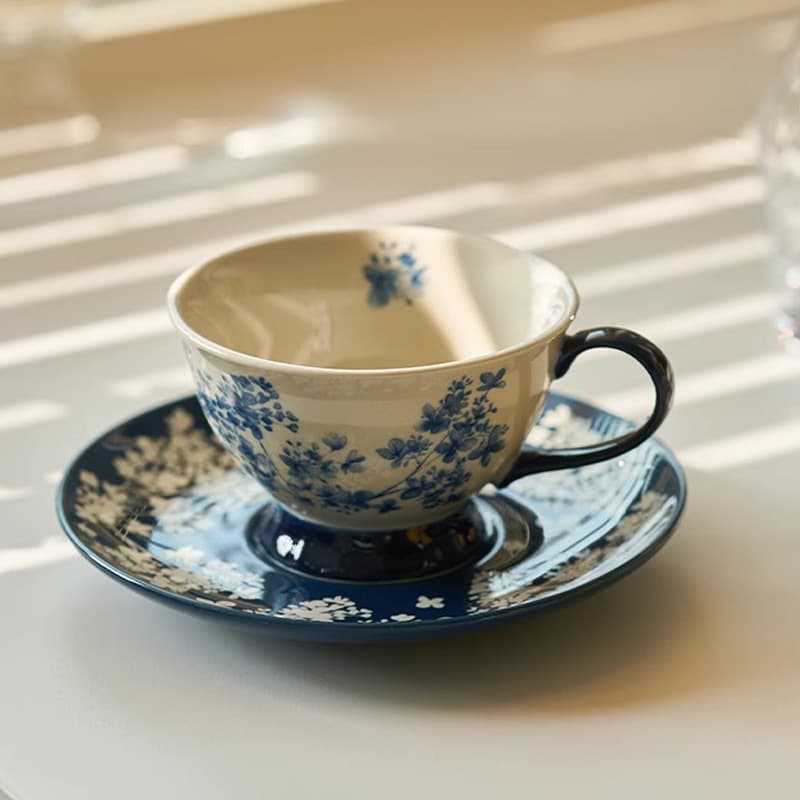 Retro Blue Floral Coffee Cup and Saucer Set, Afternoon Tea with One Pot and Four Cups, Welcome Tea Set for Gifting and Latte Art
