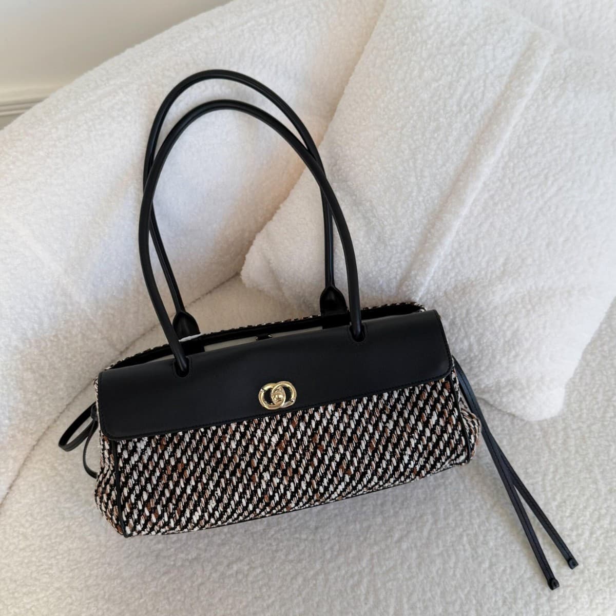 2026 Autumn/Winter New Houndstooth Woolen Chanel-Style Diamond Quilted Baguette Bag, Trendy Old Money Style Shoulder Underarm Bag for Women