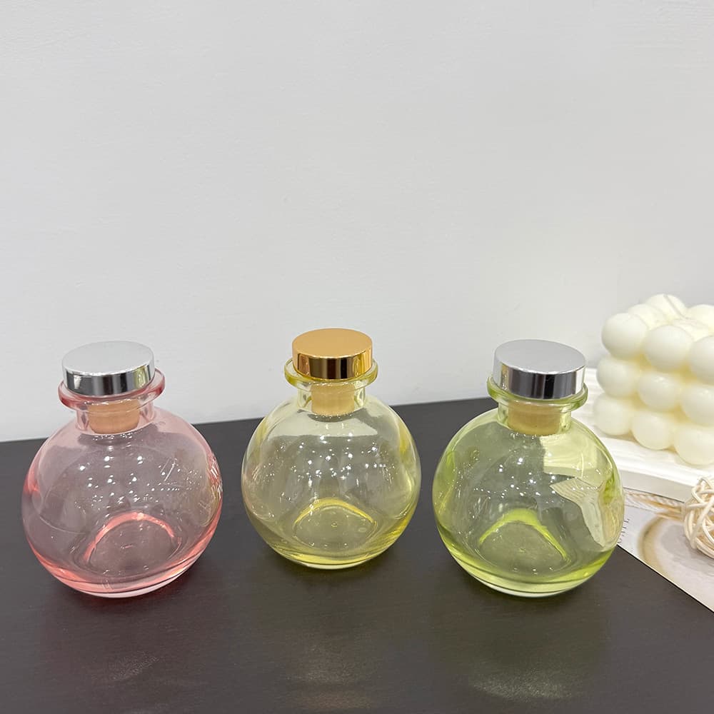 Manufacturer Wholesale 100ml Round Ball Bottle Fire-Free Essential Oil Aromatherapy Bottle Car Diffuser Glass Bottle Rattan Volatile Diffuser
