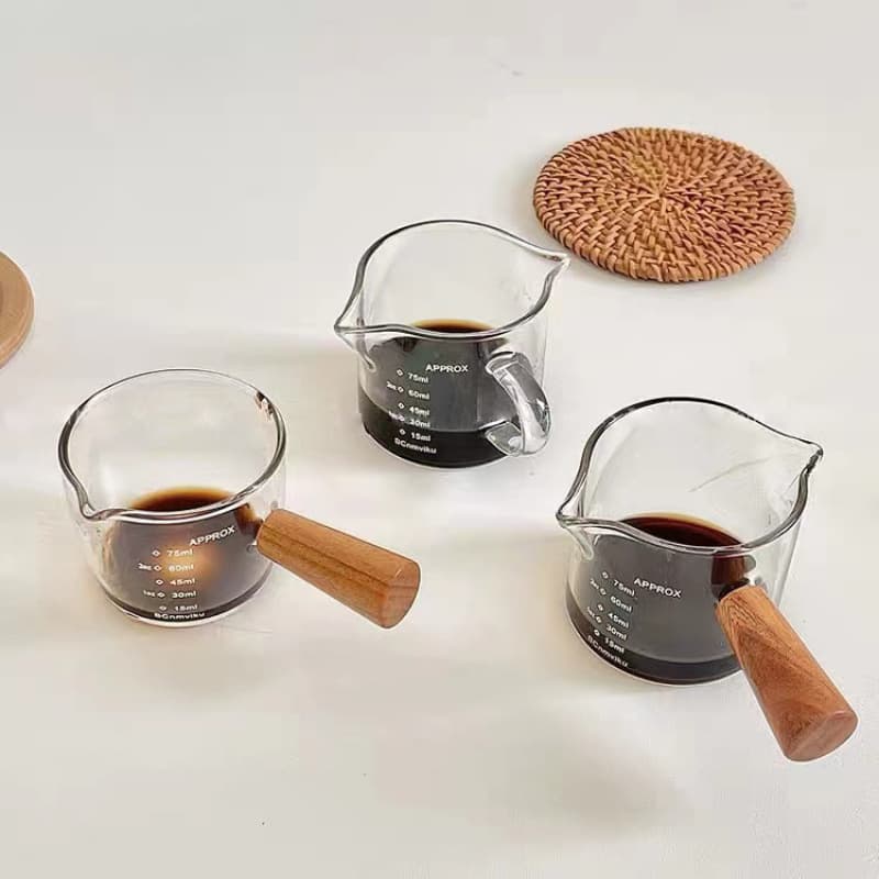 Wooden-handle small cream pitcher, glass small milk warmer, sauce dish, wooden-handle milk jug, mini seasoning dipping dish, coffee equipment wholesale