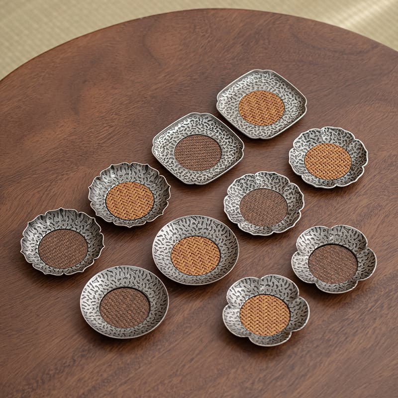 Japanese-style alloy wicker mat coaster, heat-insulating retro tea coaster, non-slip anti-scald tea ceremony accessory with hammered texture handmade