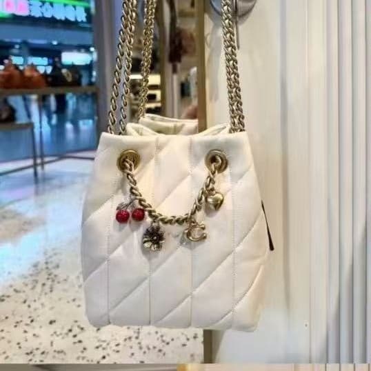 New summer Koujia transnational specializes in high-quality small fragrance chain bucket casual versatile lucky bag women's bag
