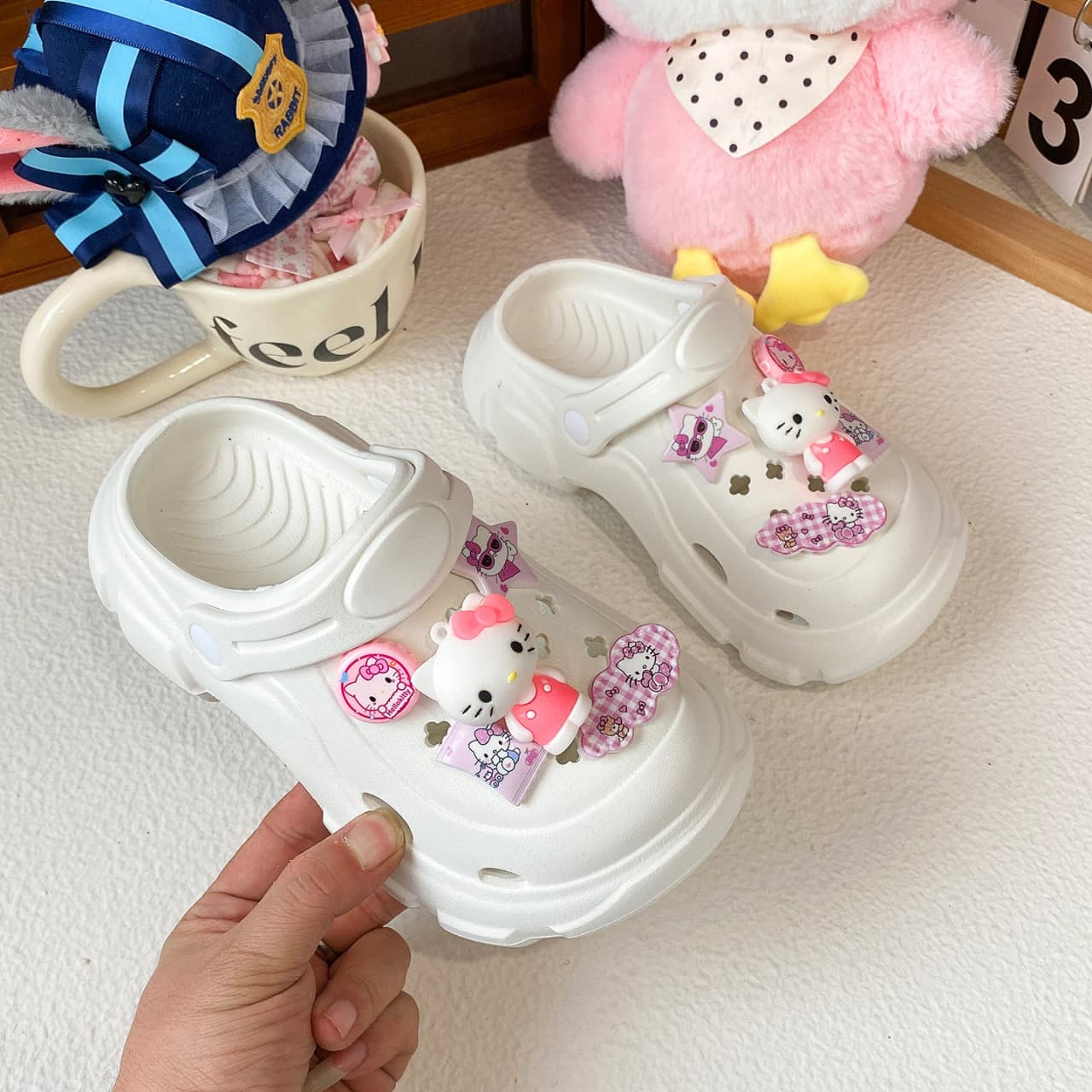 Girls Croc Shoes Summer 2026 New Children Indoor Slippers Stylish Outdoor Wear Little Girls Beach Sandals Thick Sole