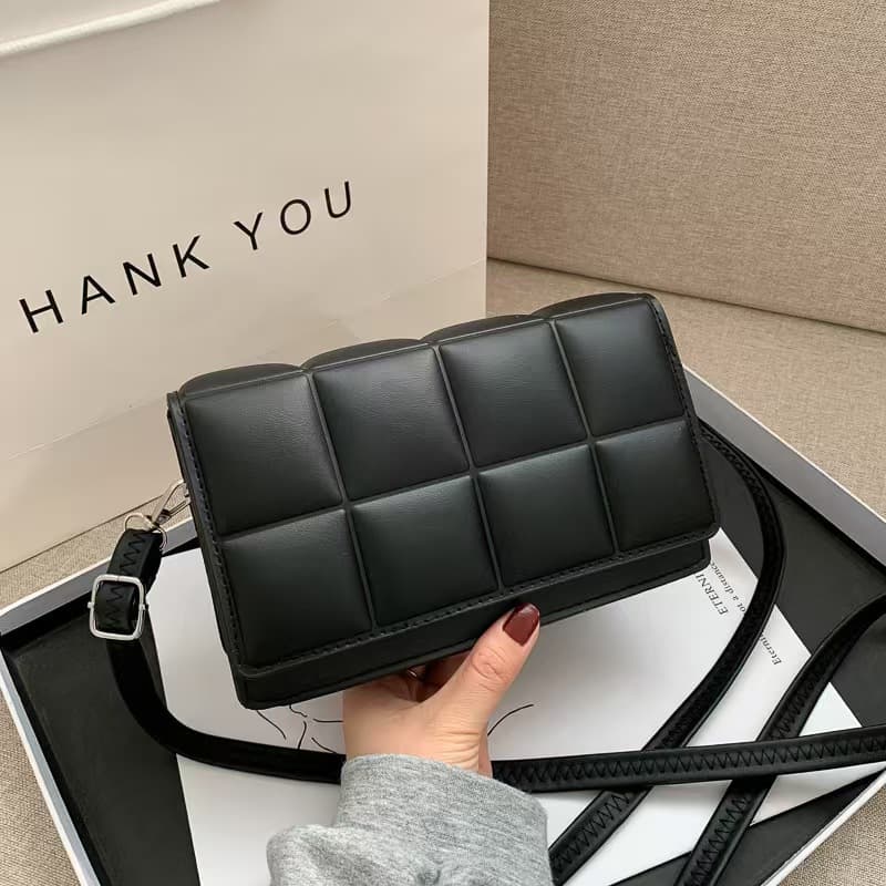 Large square design shoulder bag Internet celebrity bag new small square bag light luxury creasing women's bag niche casual crossbody bag