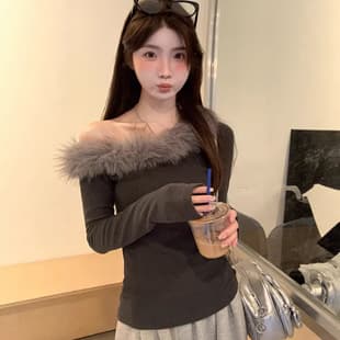 Sexy Off-Shoulder Long Sleeve T-Shirt with Faux Fur Collar for Women, Spring/Fall New, Slimming, Pure and Alluring Layering Top