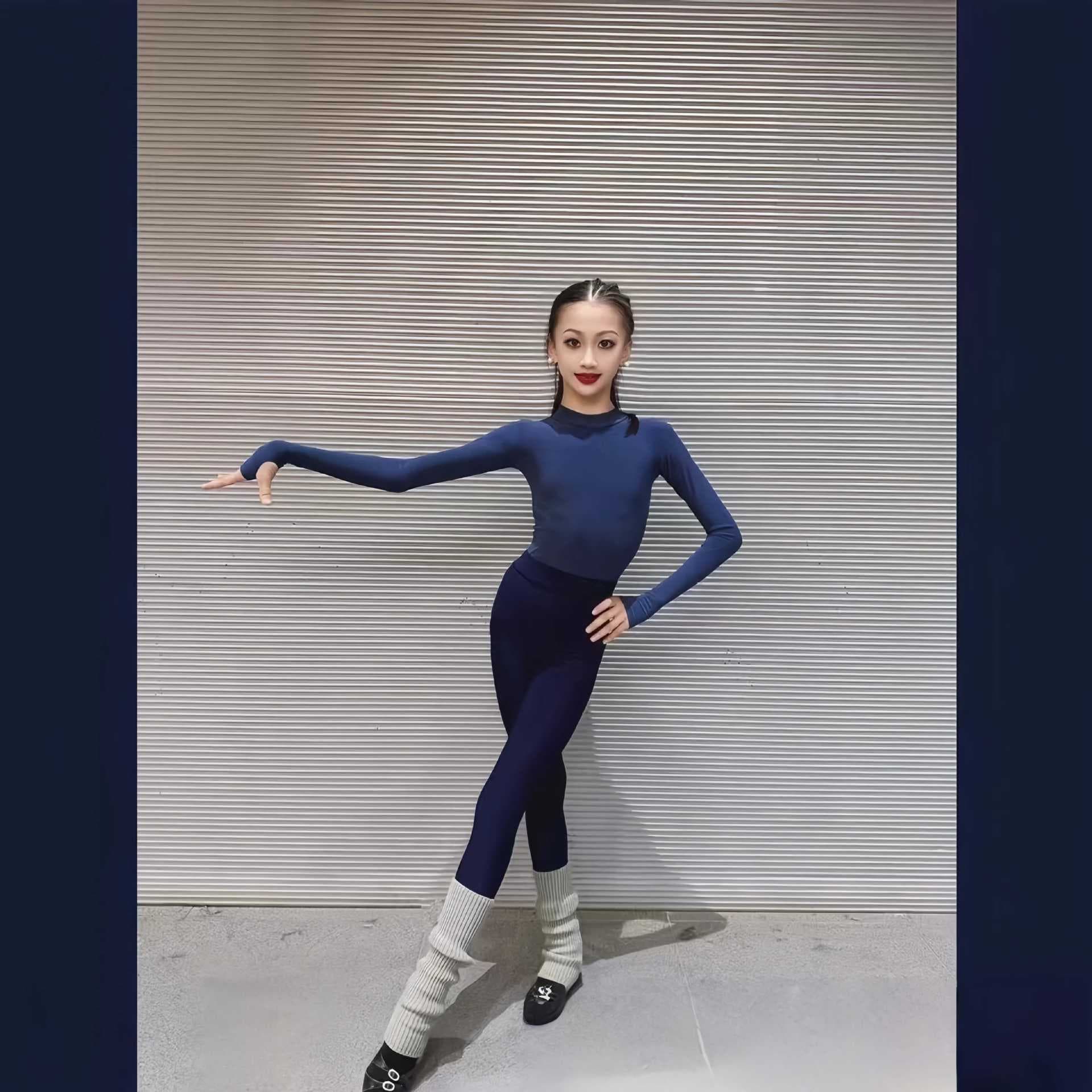 SQ style Latin dance outfit for girls, new autumn/winter style, long-sleeved finger-strap high-neck top and two-piece yoga sports pants set.
