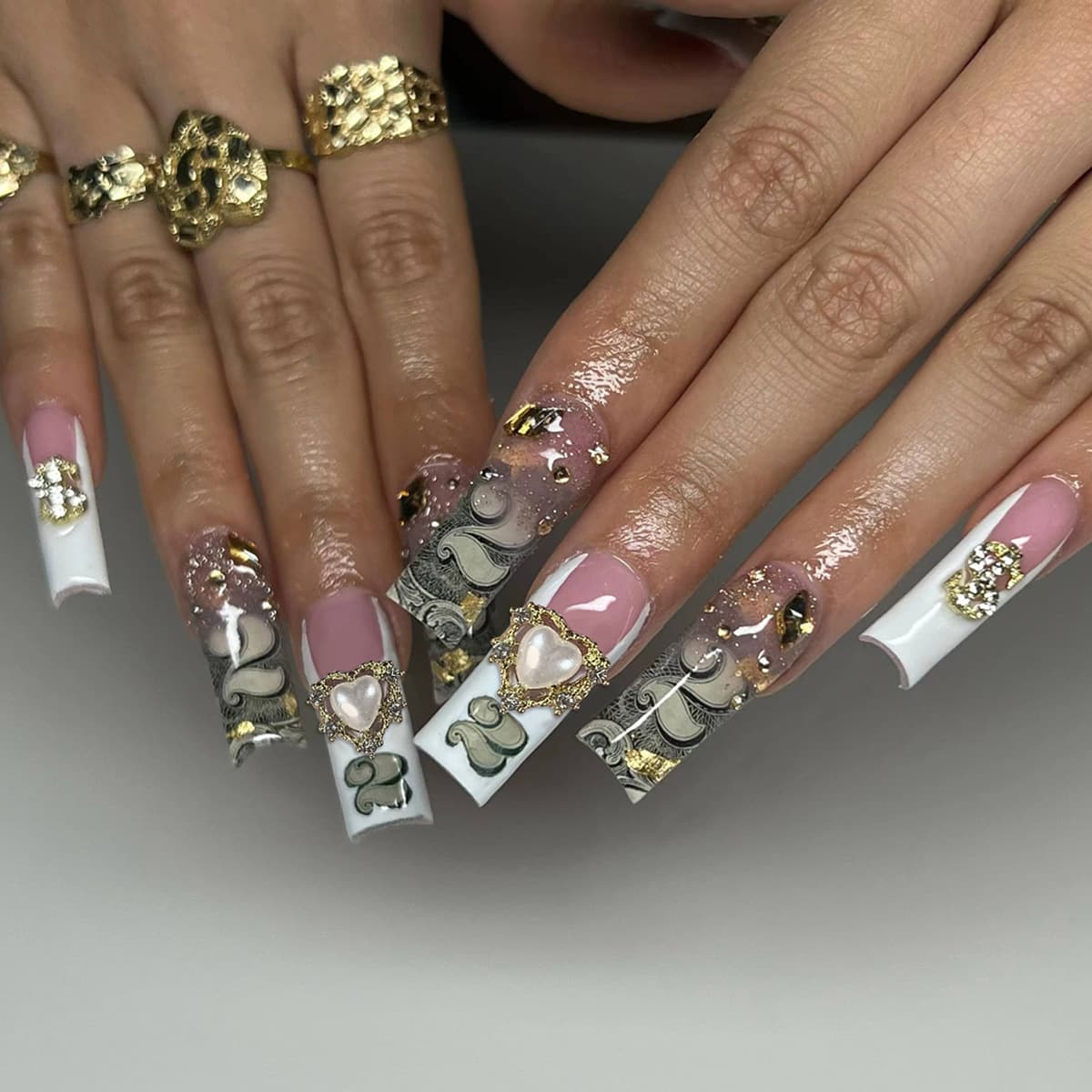 European and American Cross-Border Dollar Diamond Wearable Nails Creative Personalized Handmade Manicure Patch Ins White Edge Flash Fake Nails
