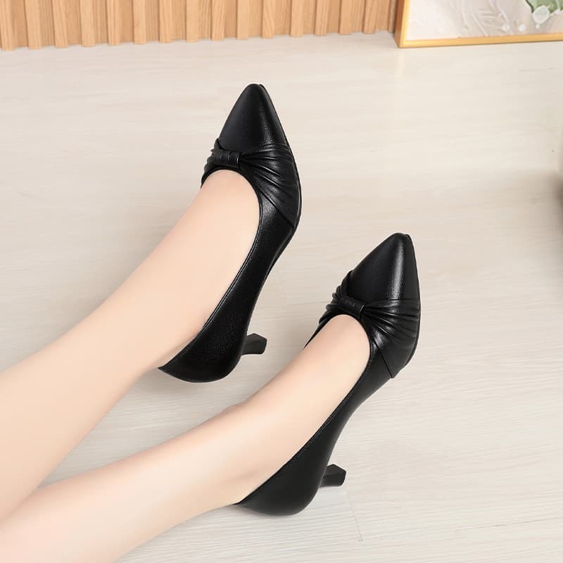 Pointed toe high heels women's new spring and autumn thick heel medium heel single shoes women's shallow mouth off-white work shoes one piece drop shipping