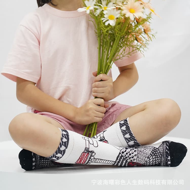 Digital printed socks with provided designs, 360-degree seamless printing, wholesale for European and American markets, basketball socks.
