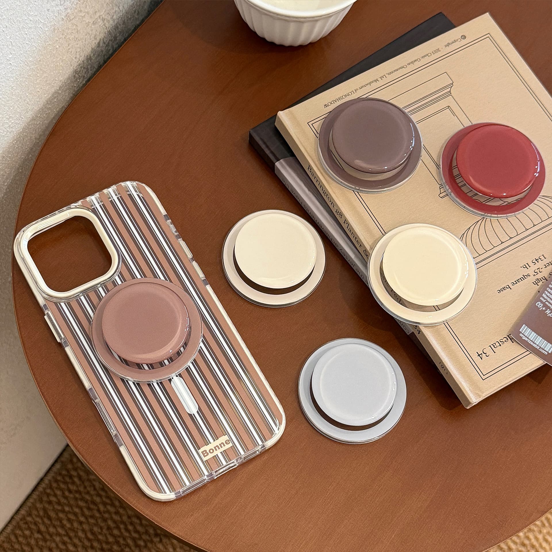 Ins-style solid color minimalist magnetic MagSafe phone stand, fresh candy colors, retractable, premium feel, universal