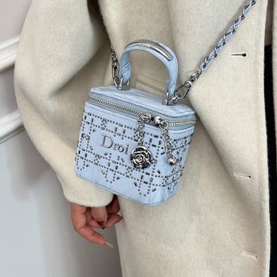New Crossbody Bag Fresh Casual Shoulder Bag Small Design Fashion Women's Bag Textured Box Versatile Light Luxury Women's Bag
