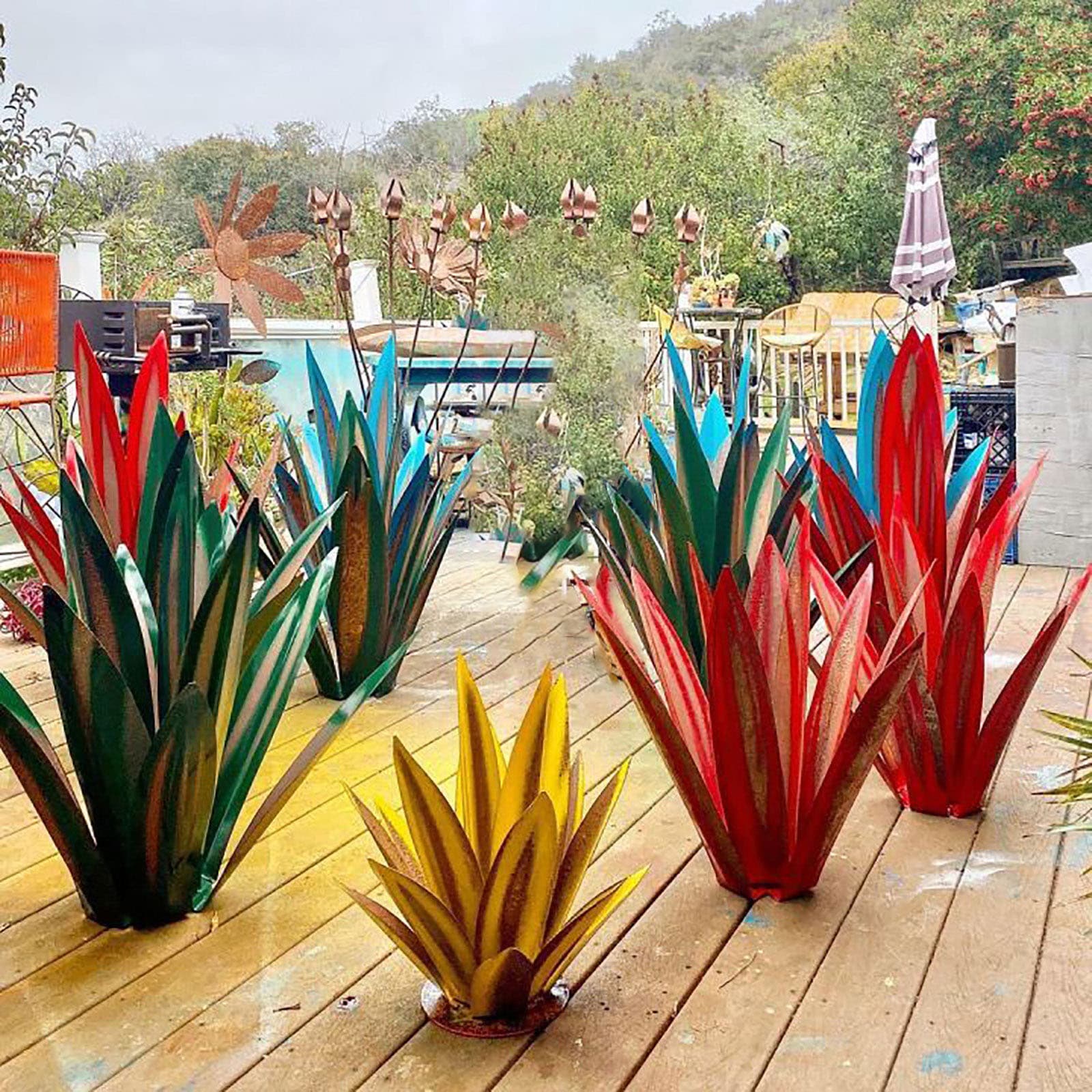 Tequila Home Decor Creative Iron Art Agave Plant Ornament for Garden, Yard, and Outdoor Decoration