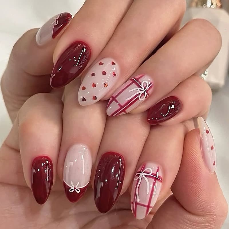 24 Pieces Valentine's Day Press-On Nails Almond Shape Cross-Border Nail Tips Glossy Pink Heart Sweet Polka Dot Nail Art