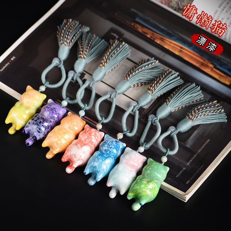 Lacquer Drift Lazy Cat Pendant with Tassel, Sandalwood Ornament for Unisex Bags, Gift Item