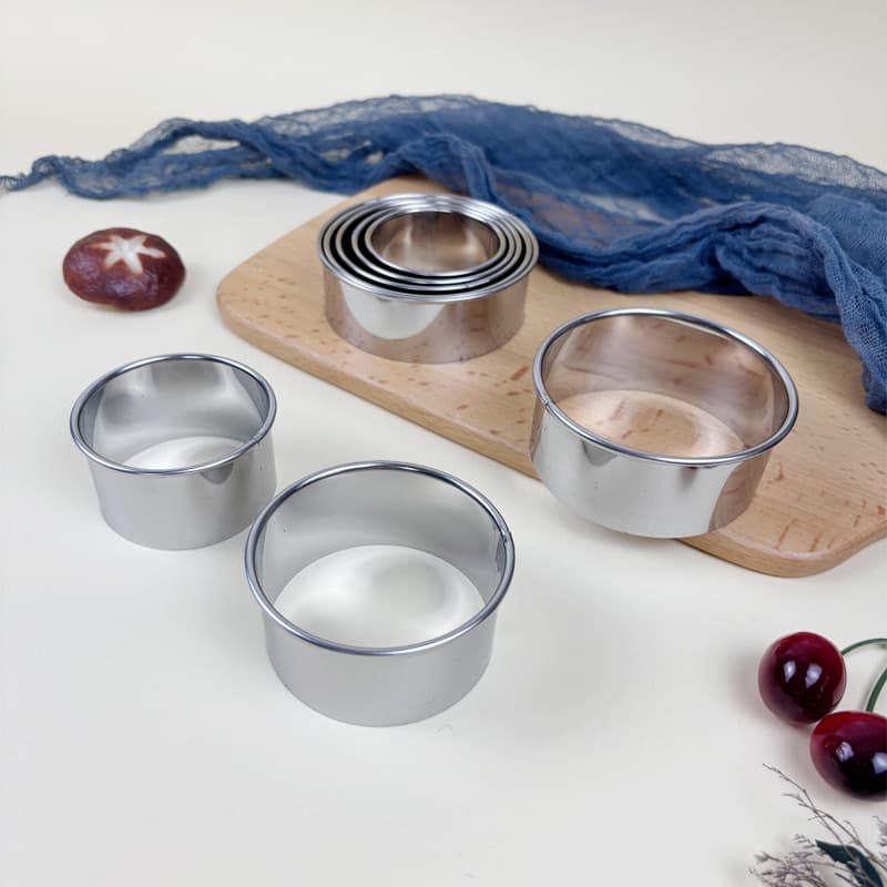 Stainless steel three-piece dumpling wrapper set for home use, round lace pressure dumpling wrapper, wonton wrapper