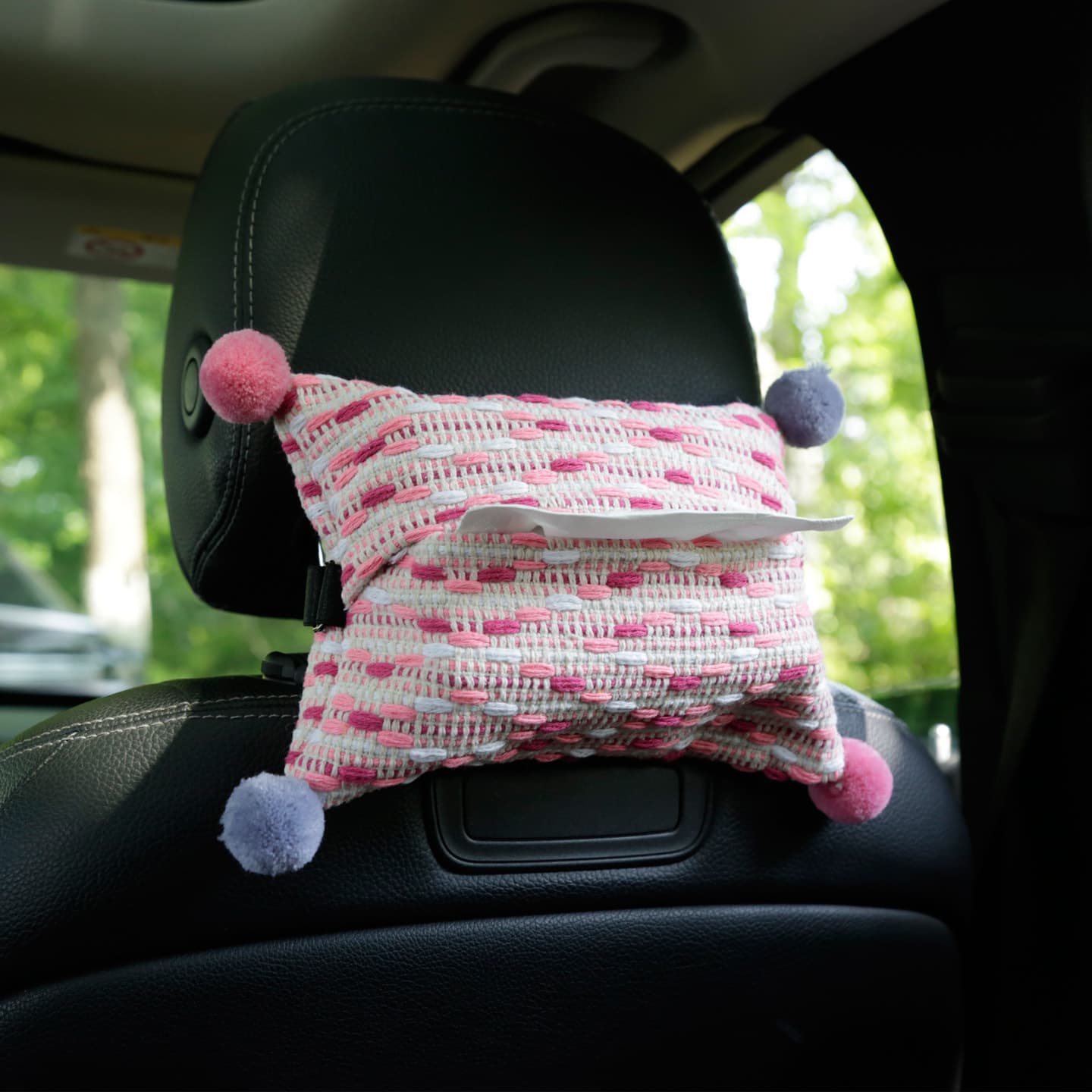 Factory direct supply car tissue box colorful hair ball tissue paper dopamine pumping paper box sun visor tissue bag wholesale