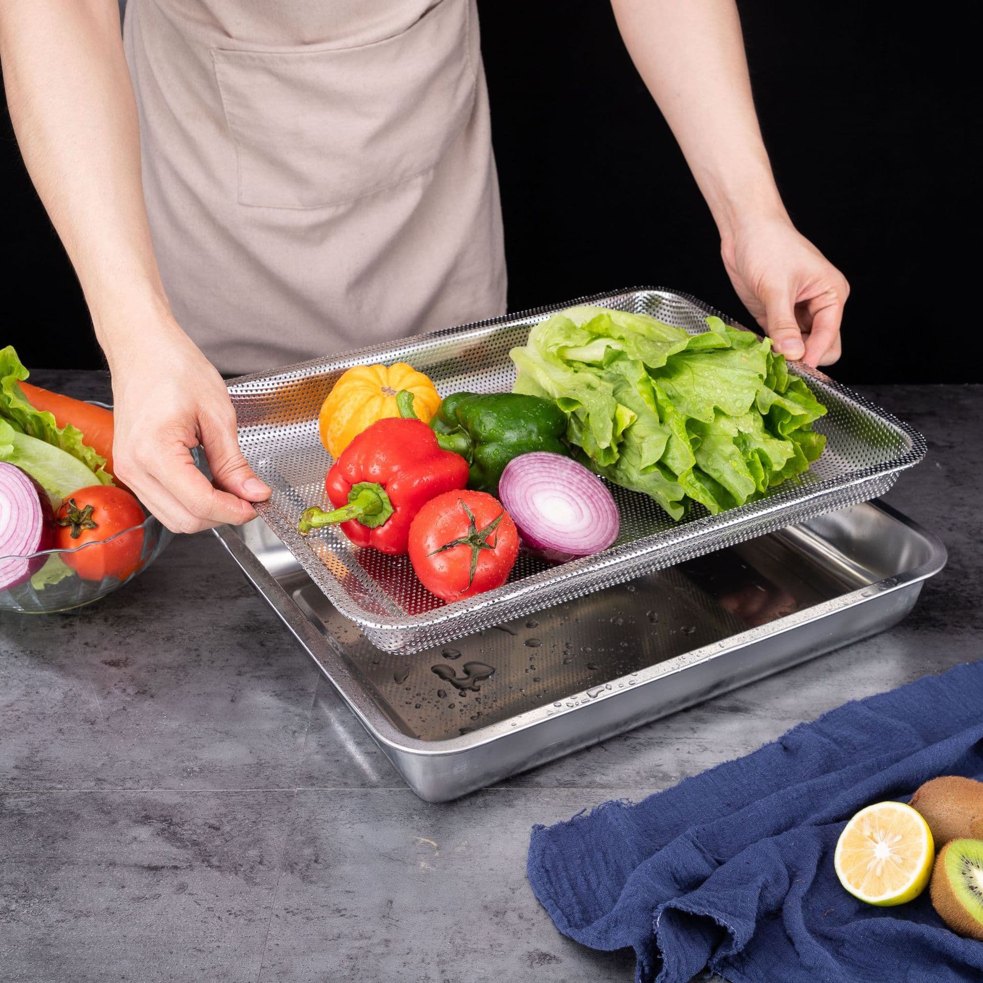 XINTELI Stainless Steel Korean-Style Fine Mesh Colander, Oil Filtering Fruit Tray, Steaming Rice Tray, Dining Table