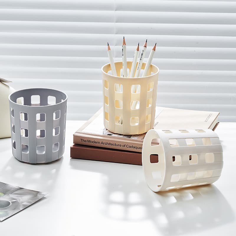 Nordic Mini Plastic Pen Holder, High-Aesthetic Student Dormitory Stationery Organizer, Simple Office Desktop Pen Cup