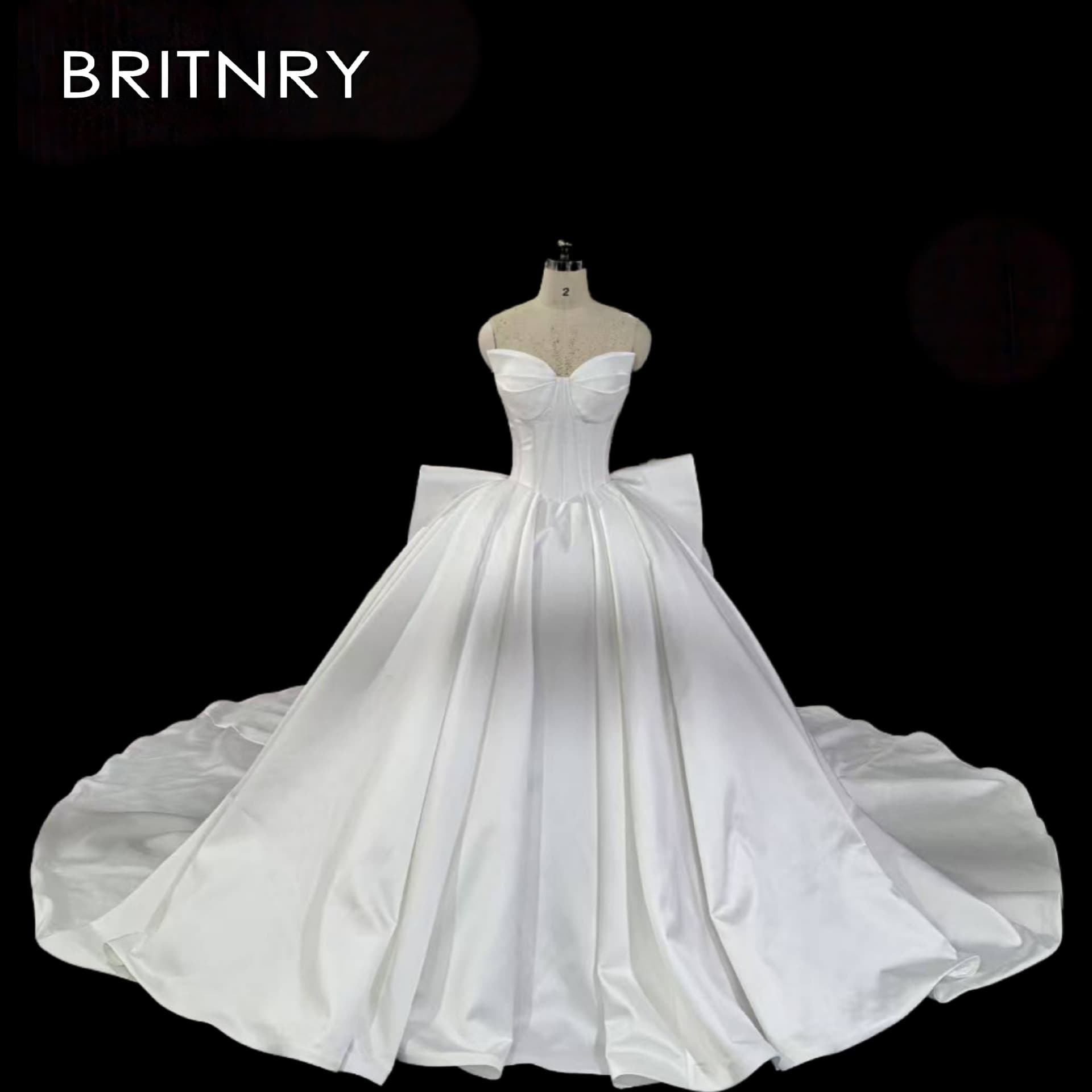 2026 New High-End Strapless Satin Wedding Dress Cathedral Simple Train Luxury Custom Wedding Gown