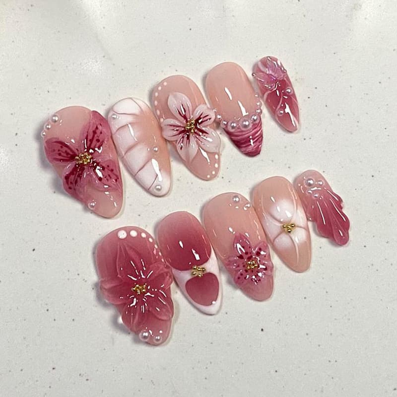 New Cross-Border Short Almond Press-On Nails Sweet Strawberry Cat Eye Nail Art Stickers Ins Style Finished Wearable